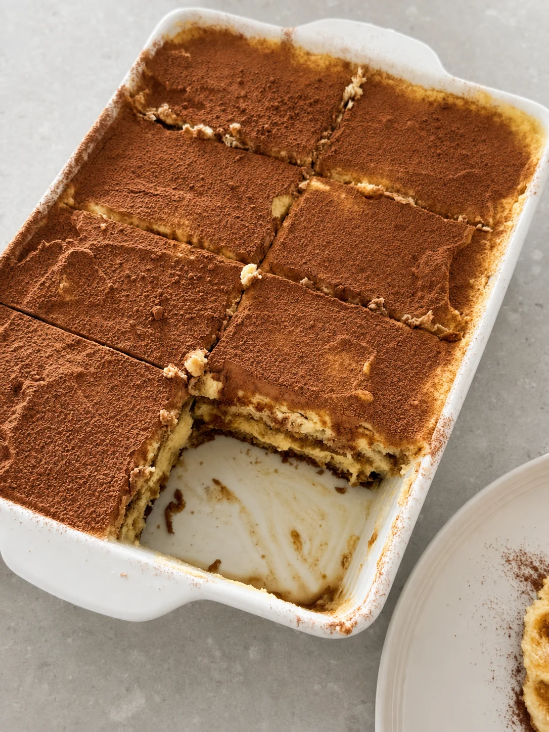 Tiramisu — Classic Tray (6–8 servings)